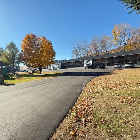 Travelodge By Wyndham Lincoln Near White Mountain Buitenkant foto