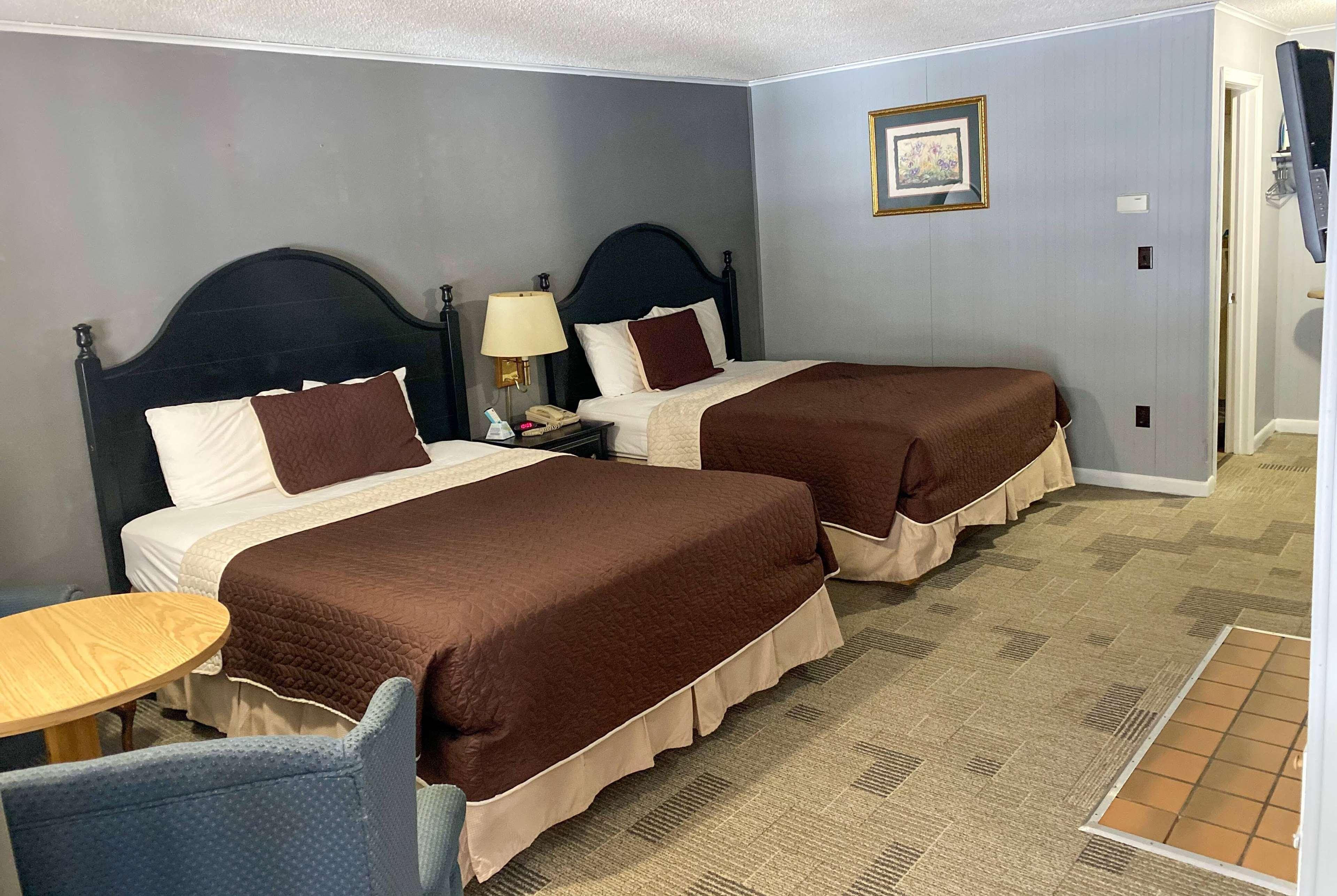 Travelodge By Wyndham Lincoln Near White Mountain Buitenkant foto