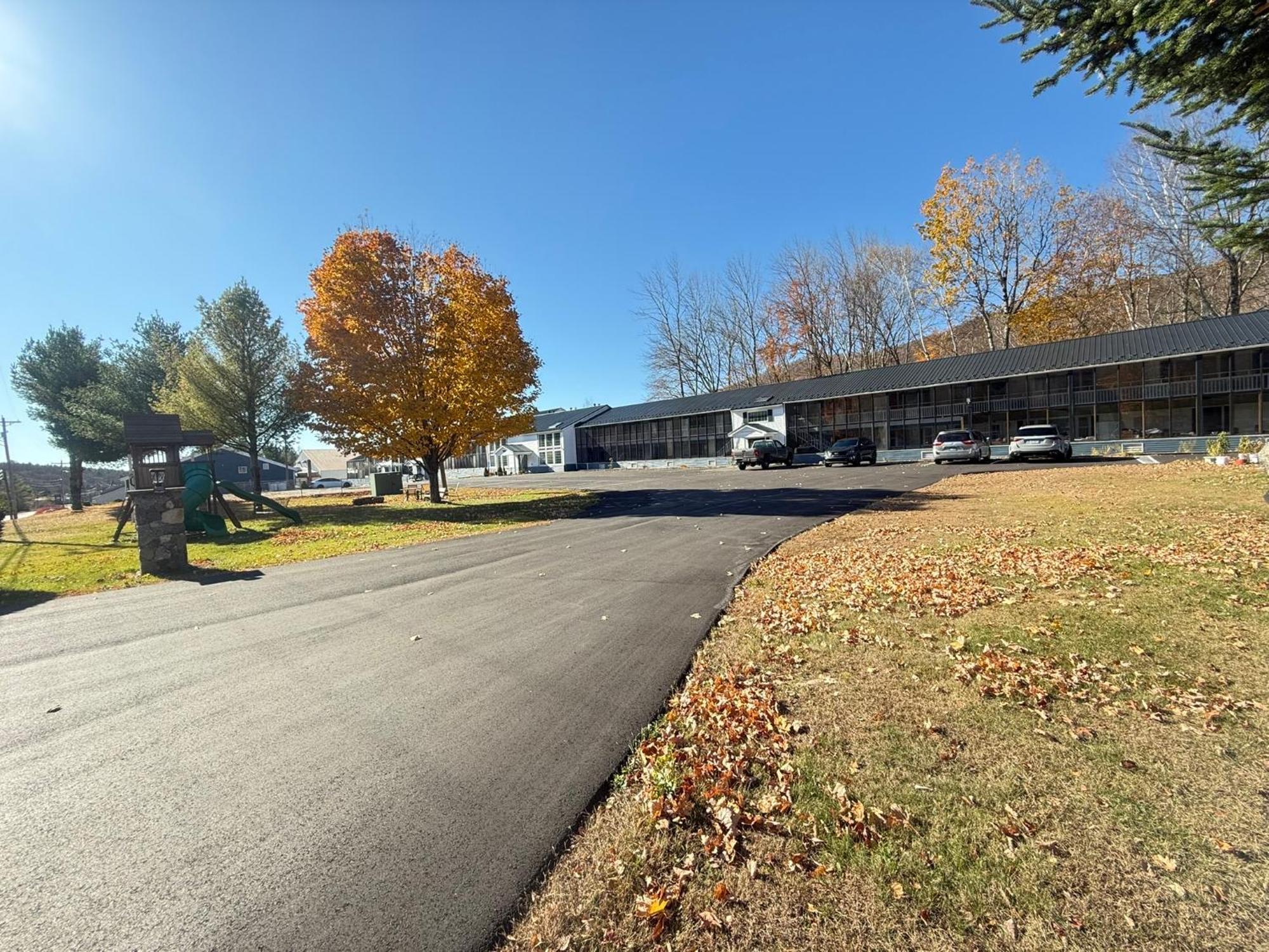 Travelodge By Wyndham Lincoln Near White Mountain Buitenkant foto