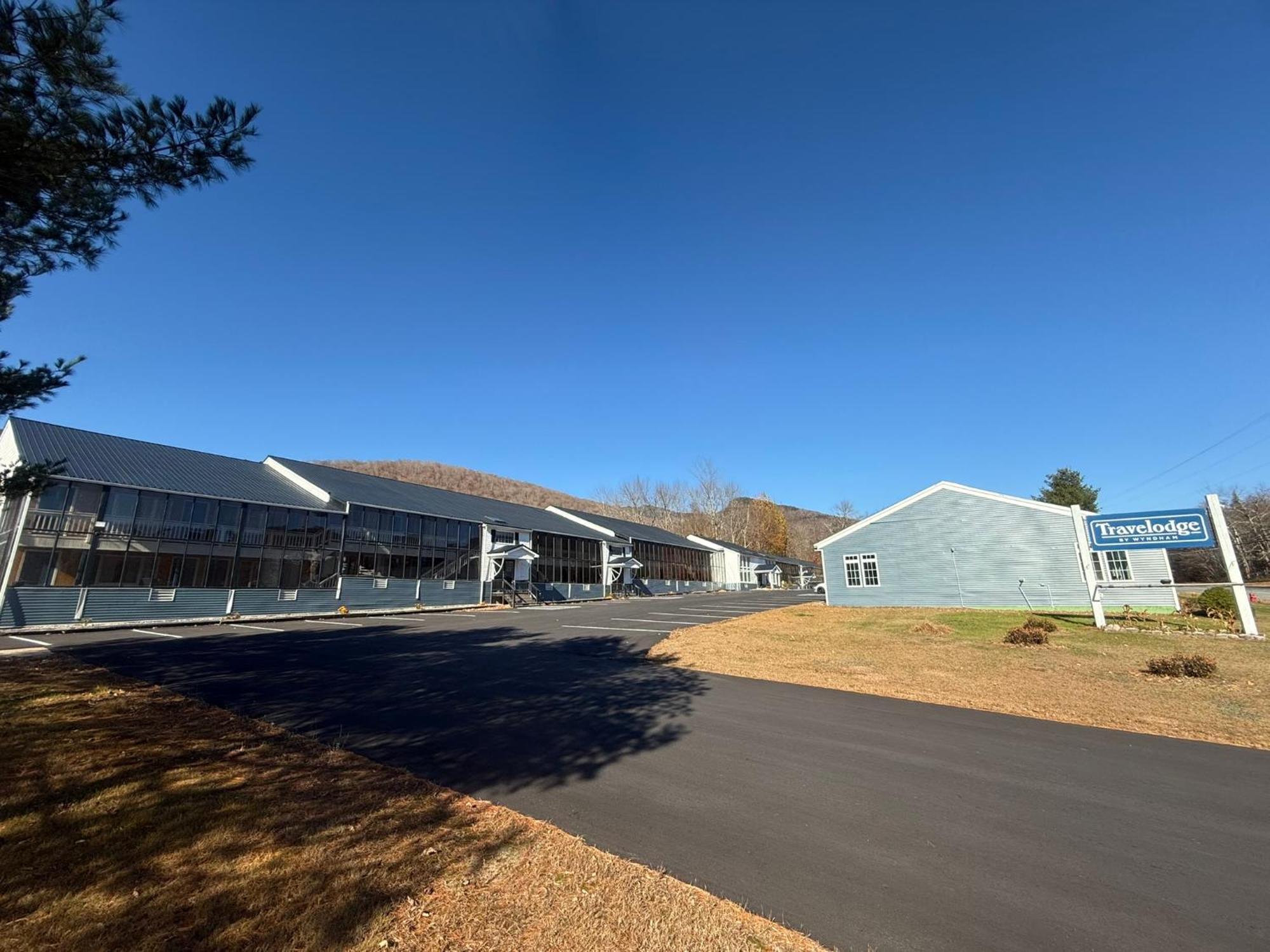 Travelodge By Wyndham Lincoln Near White Mountain Buitenkant foto